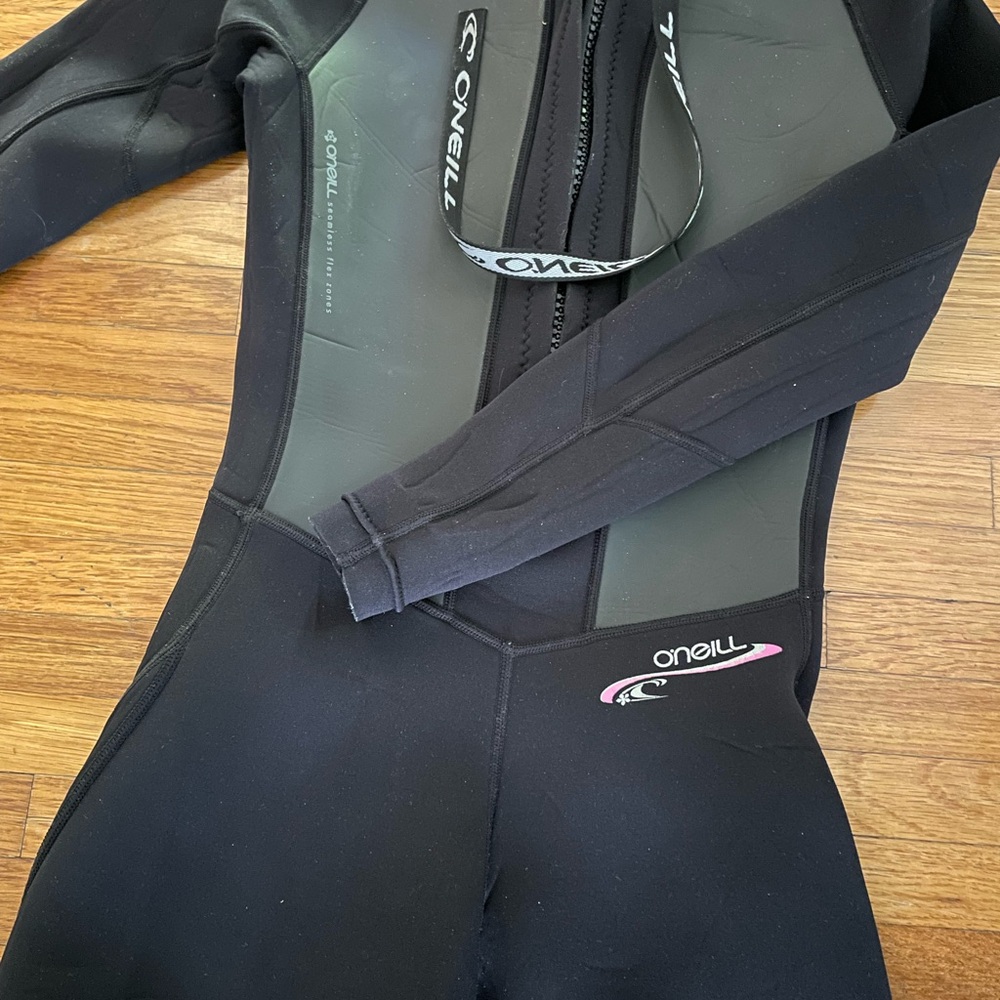 O'Neill Black Wetsuit - Picture 5 of 6